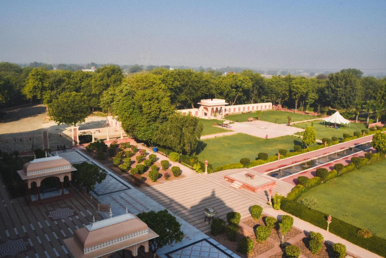 Umaid Palace - A Lakeside Heritage Palace Resort Near Jaipur Close To Bhangarh & Chand Baori Stepwell Abhaneri Dubbī Eksteriør billede