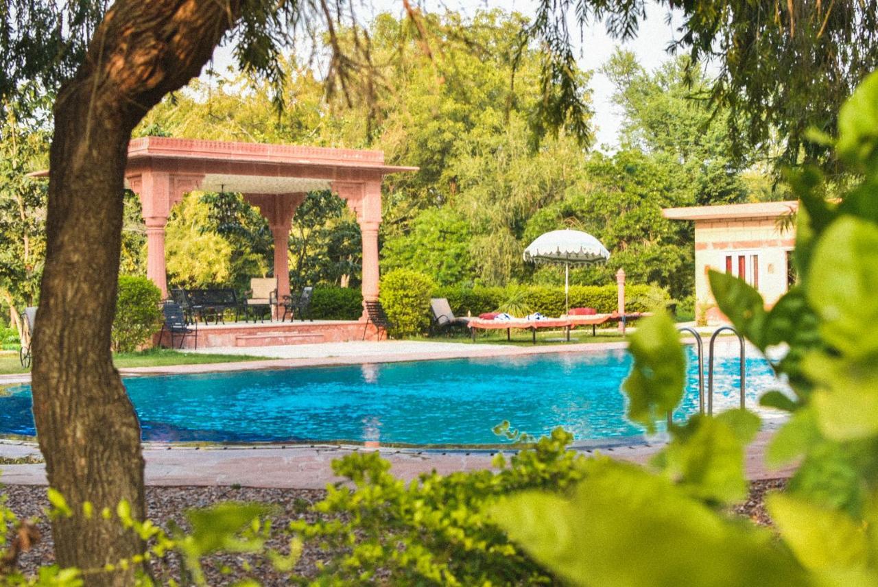 Umaid Palace - A Lakeside Heritage Palace Resort Near Jaipur Close To Bhangarh & Chand Baori Stepwell Abhaneri Dubbī Eksteriør billede